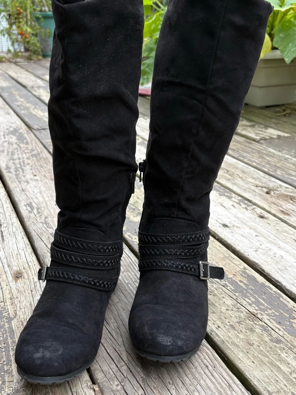 Women’s SO Black Suede Knee-high Boots with Braided Strap size 6.5